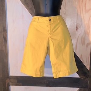 Mustard Old Navy shorts size 6